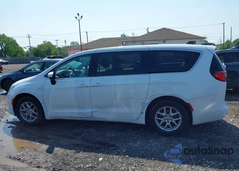 2023 Chrysler Voyager Lx z USA, uszkodzony, nr VIN 2C4RC1CG4PR568331